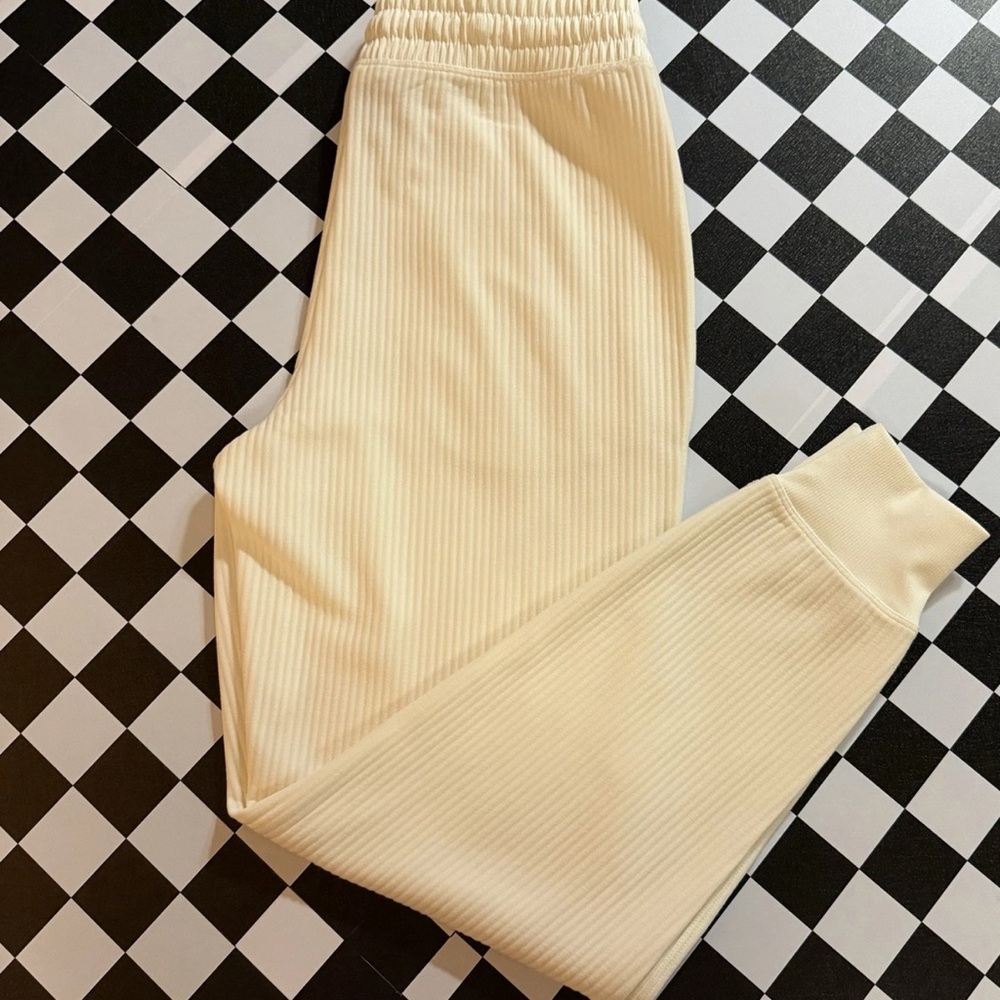 DSG Women's Everyday High Rise Ottoman Jogger Sweatpants Light Cream SMALL NWT - Picture 3 of 9